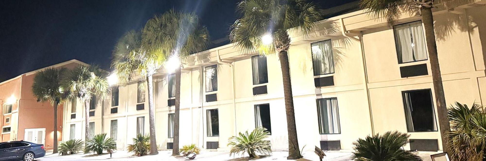 Regency Inn&Suites Pensacola Exterior foto
